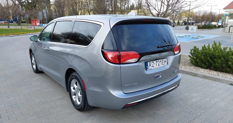 Chrysler Pacifica cena 99900 przebieg: 119900, rok produkcji 2018 z Rzeszów małe 436